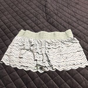 Lace Trimmed Shorts in Light Green